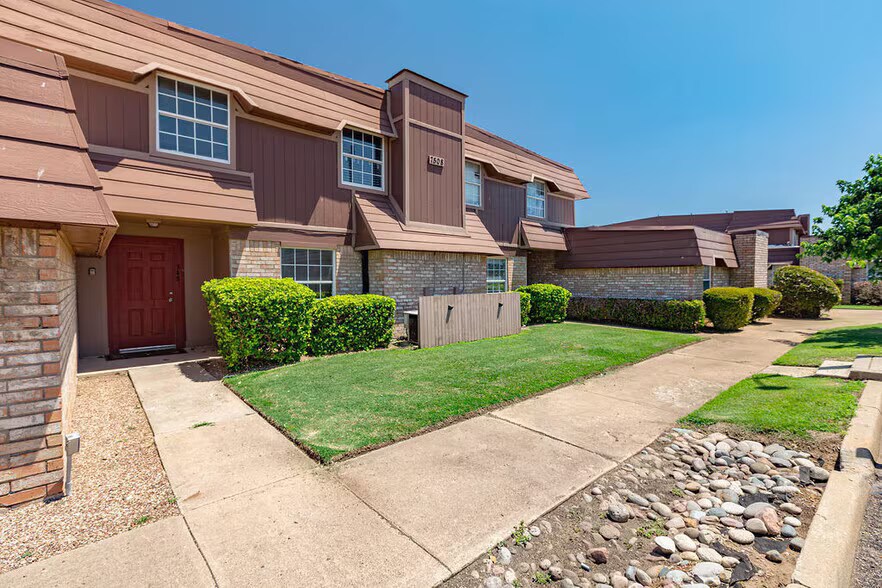 More Photos Of 7404 Lyrewood Ln, Oklahoma City Apartments For Sale