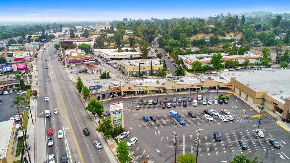 More Photos Of 20040-20060 Ventura Blvd, Woodland Hills Freestanding For Lease