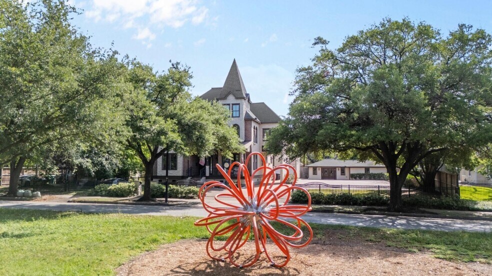 Primary Photo Of 420 Heights Blvd, Houston Office Residential For Sale