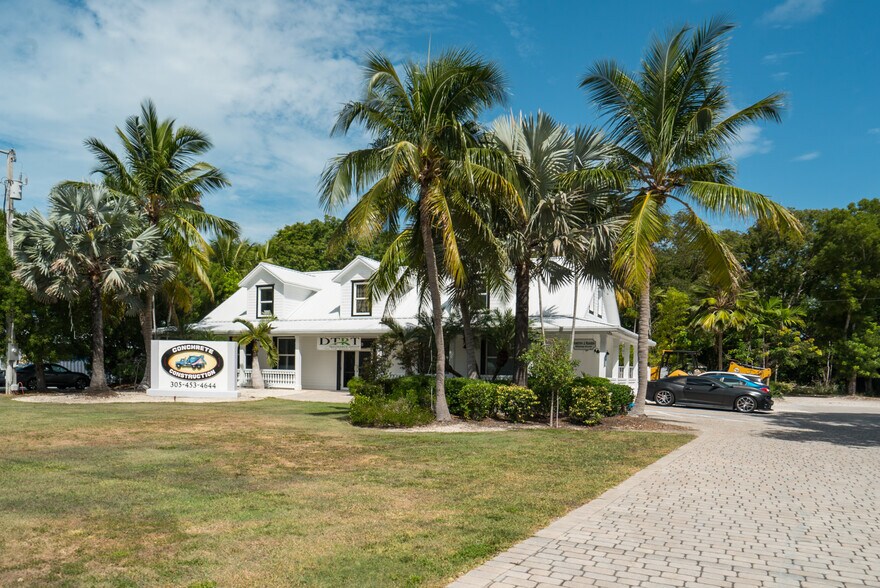 More Photos Of 102920 Overseas Hwy, Key Largo Office Residential For Sale