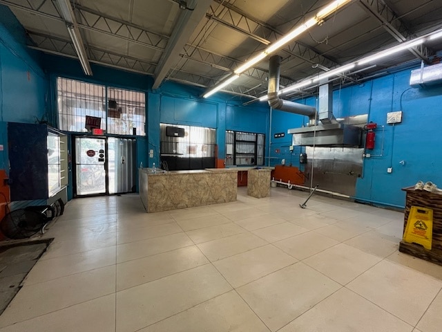 More Photos Of 1110 E 25th St, Hialeah Warehouse For Lease