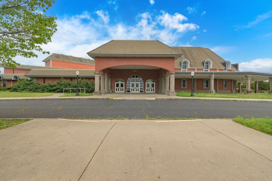 More Photos Of 2527 State Highway 248, Branson Lodge Meeting Hall For Sale