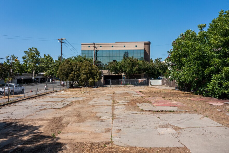 More Photos Of 1931 30th St, Sacramento Land For Sale