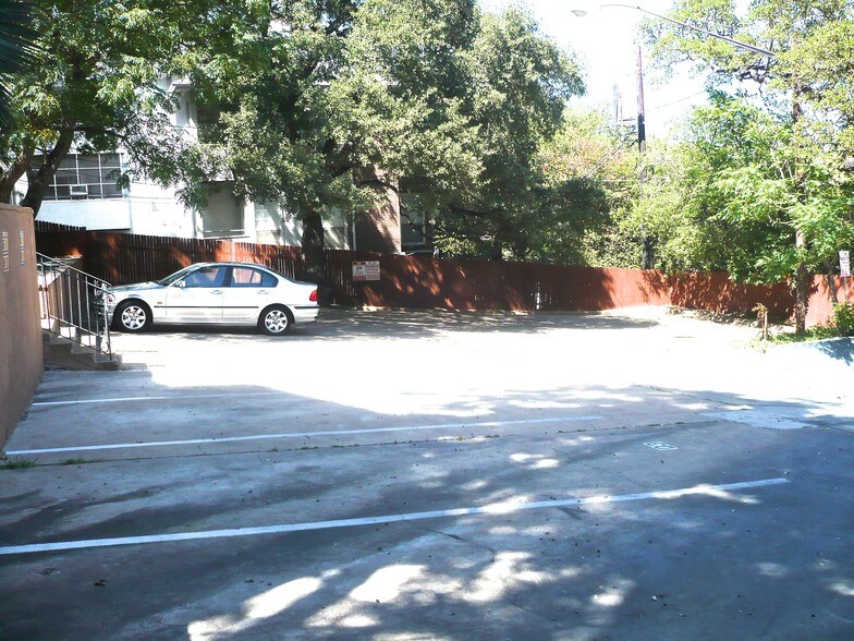 More Photos Of 708-800 S 1st St, Austin Multifamily For Sale
