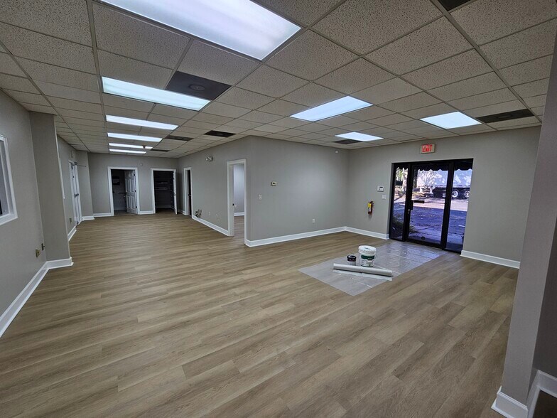 More Photos Of 135 Cecil Ct, Fayetteville Warehouse For Lease