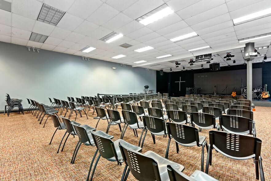 More Photos Of 405-425 SW 148th Ave, Davie Showroom For Sale