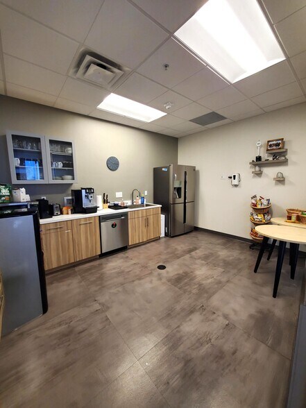 More Photos Of 523 Park Point Dr, Golden Office For Lease