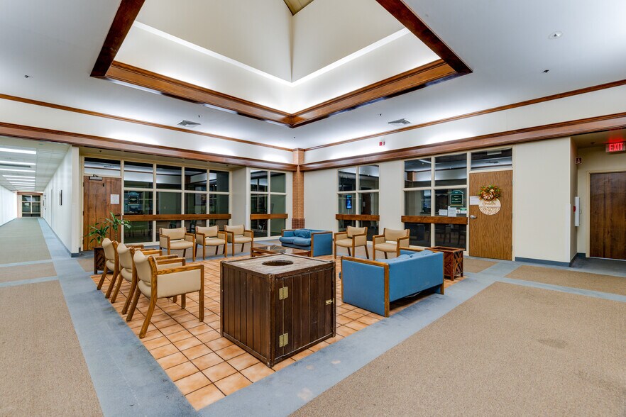 More Photos Of 102 Thomas Rd, West Monroe Medical For Sale
