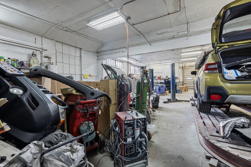 More Photos Of 20 Woodland St, Methuen Auto Repair For Sale