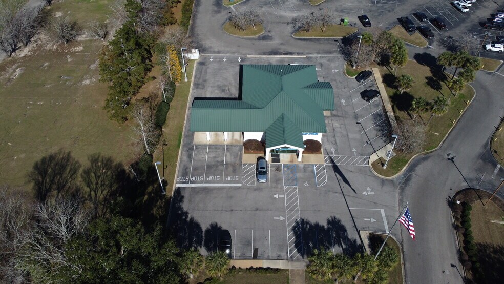 More Photos Of 2906 Kerry Forest Pky, Tallahassee Bank For Sale