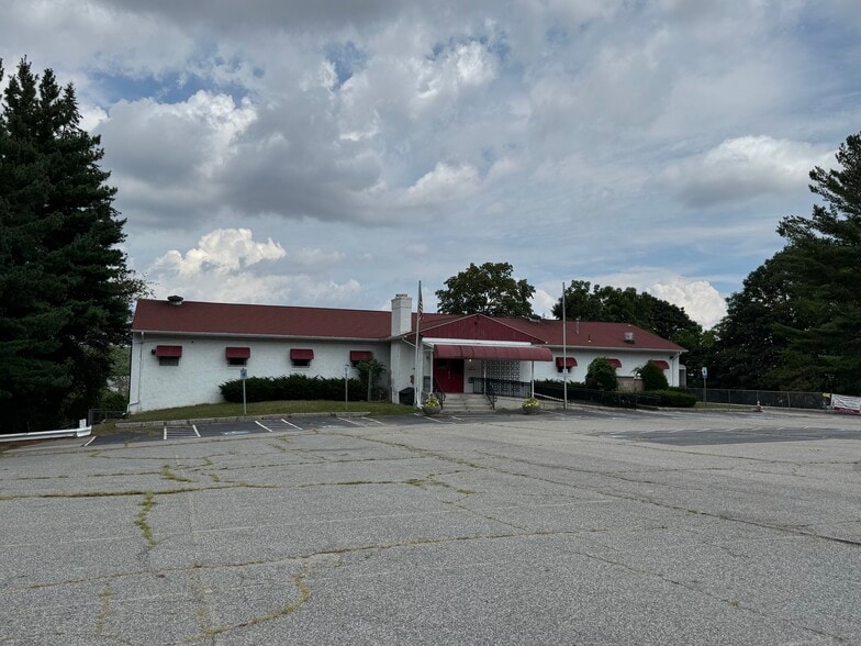 Primary Photo Of 1418 Plainfield Pike, Cranston Flex For Sale