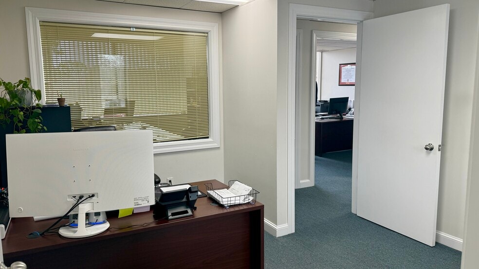 More Photos Of 218 W Main St, Hyannis Medical For Sale