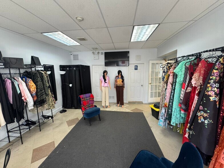 More Photos Of 5609-5613 Palisade Ave, West New York Storefront Retail Residential For Lease