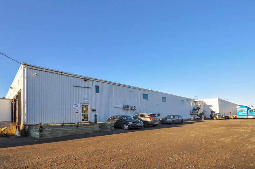 More Photos Of 1065 Av des Perron, Laval Warehouse For Lease