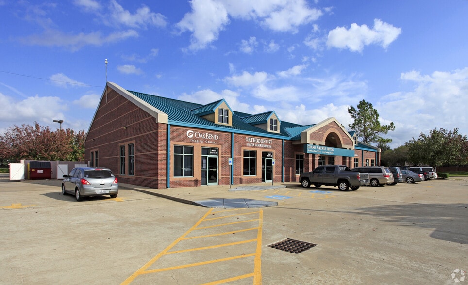 More Photos Of 4907 Sandhill Dr, Sugar Land Unknown For Lease