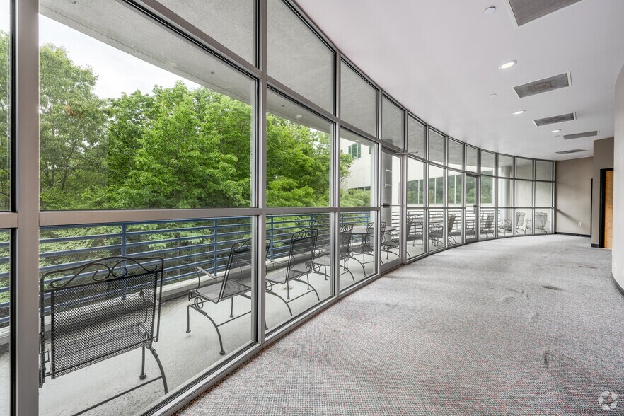 More Photos Of 201 Defense Hwy, Annapolis Office For Sale