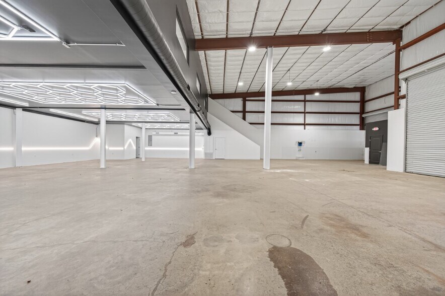More Photos Of 32411 Tamina Rd, Magnolia Unknown For Lease