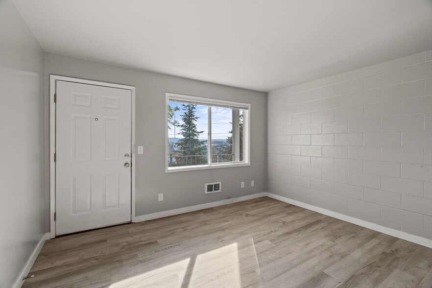 More Photos Of 547-557 E Fairview Ave, Spokane Apartments For Sale