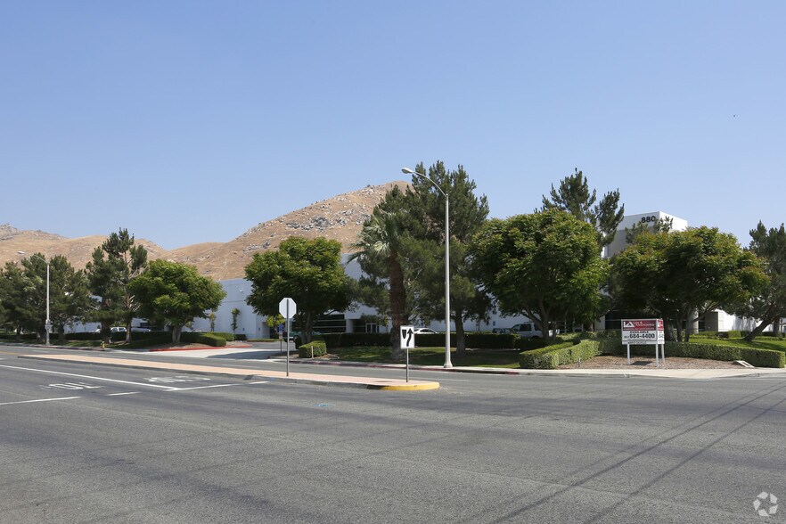 Primary Photo Of 880 Columbia Ave, Riverside Warehouse For Lease