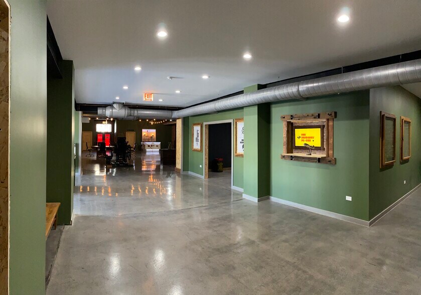 More Photos Of 1727 W 21st St, Chicago Office For Lease