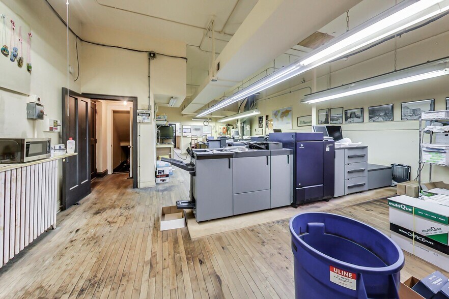 More Photos Of 5746 N Western Ave, Chicago Warehouse For Sale