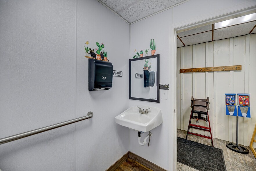 More Photos Of 430 W 3rd St, Nescopeck Restaurant For Sale