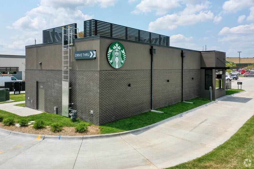 More Photos Of 4806 S 72nd St, Omaha Fast Food For Lease