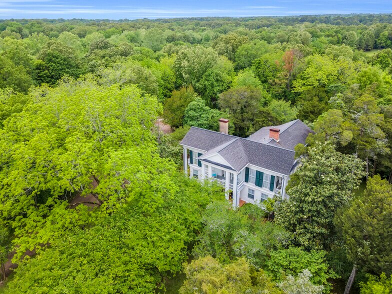 More Photos Of 607 Old West Point Rd, Starkville Hospitality For Sale