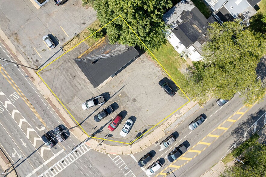 More Photos Of 203 E Broadway, Fulton Storefront Retail Office For Sale