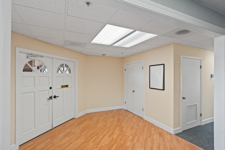 More Photos Of 10011 N Foothill Blvd, Cupertino Medical For Sale