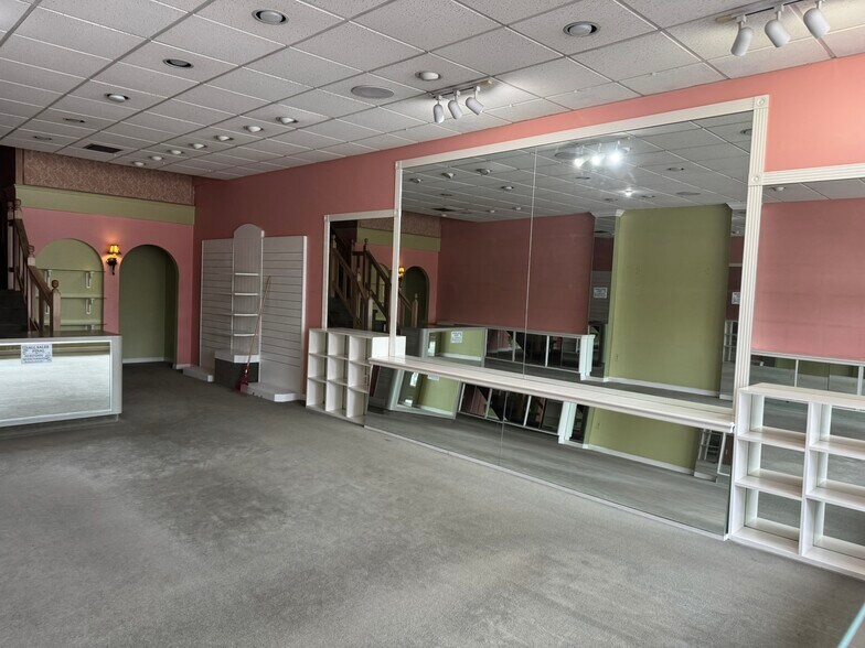 More Photos Of 3409-3445 W University Ave, Gainesville General Retail For Lease