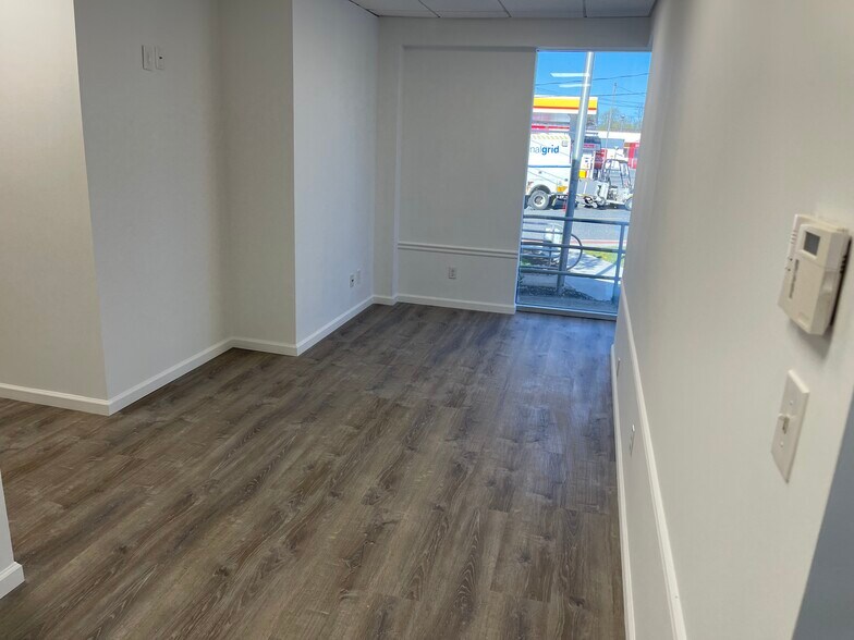 More Photos Of 160 Howells Rd, Bay Shore Medical For Lease