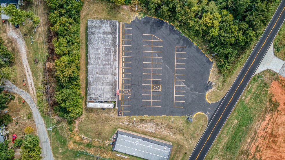 More Photos Of 1813 Main St, Cassville Bowling Alley For Sale