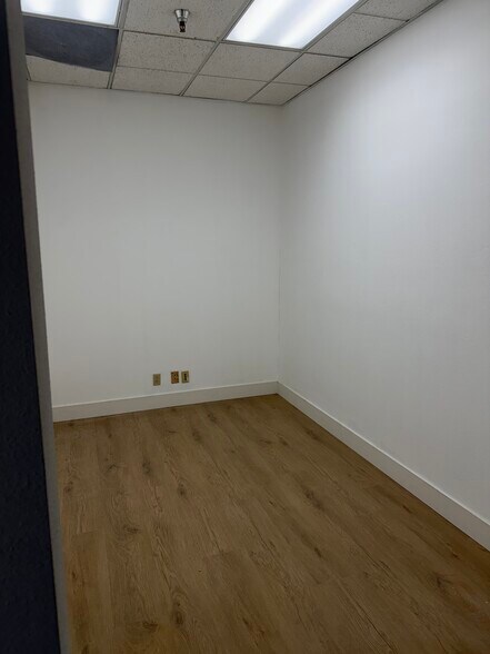 More Photos Of 15342 Hawthorne Blvd, Lawndale Office For Lease