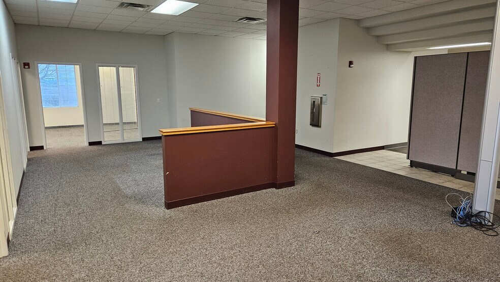 More Photos Of 8727 W Highway 2, Spokane Office For Sale