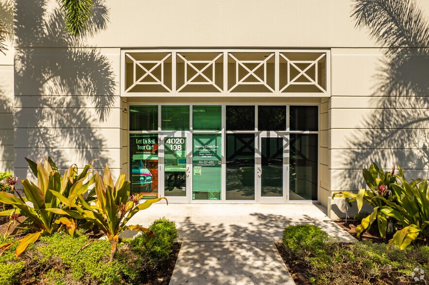 More Photos Of 4020 NW 126th Ave, Coral Springs Distribution For Lease