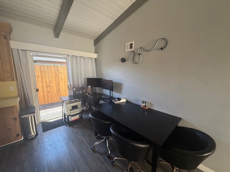 More Photos Of 4980-82 La Jolla Blvd, San Diego Multifamily For Sale