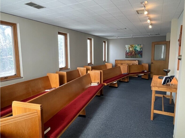 More Photos Of 5171 Commerce Rd, Orchard Lake Religious Facility For Lease