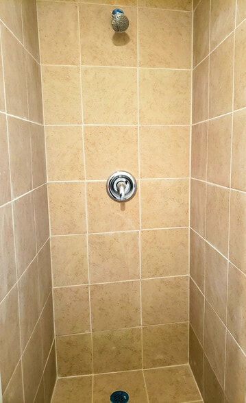 More Photos Of 1211 Gladstone, San Antonio Specialty For Sale