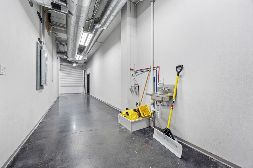 More Photos Of 300 N Broadway Ave, Fargo Loft Creative Space For Sale