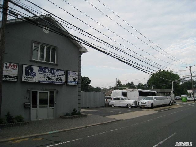 More Photos Of 150 Jerusalem Ave, Massapequa Office For Sale