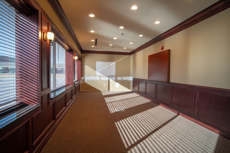 More Photos Of 1919-1975 Technology Dr, Troy Unknown For Lease