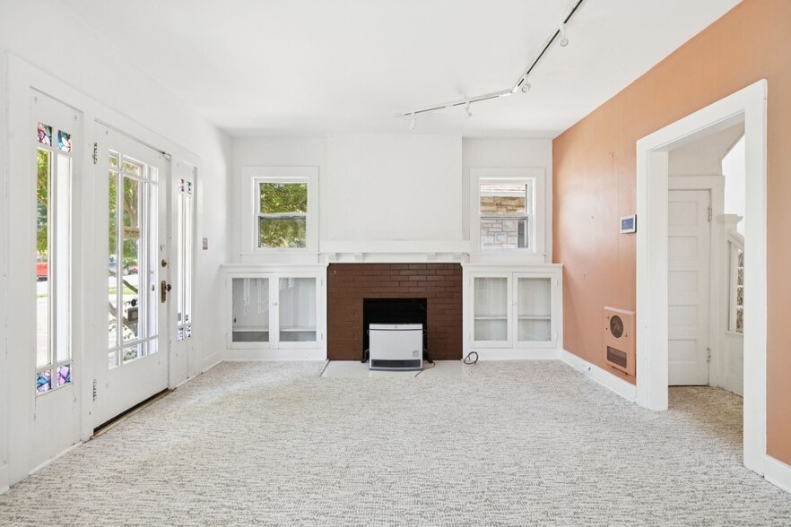 More Photos Of 1604 17th Ave S, Nashville Office Residential For Sale