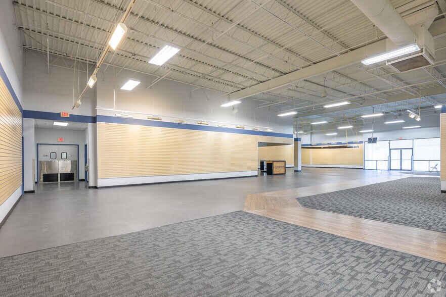 More Photos Of 3301 W Main St, Norman Unknown For Sale