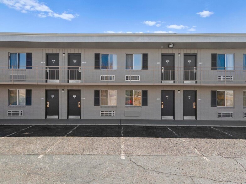 More Photos Of 1225 S State St, Salina Hotel For Sale