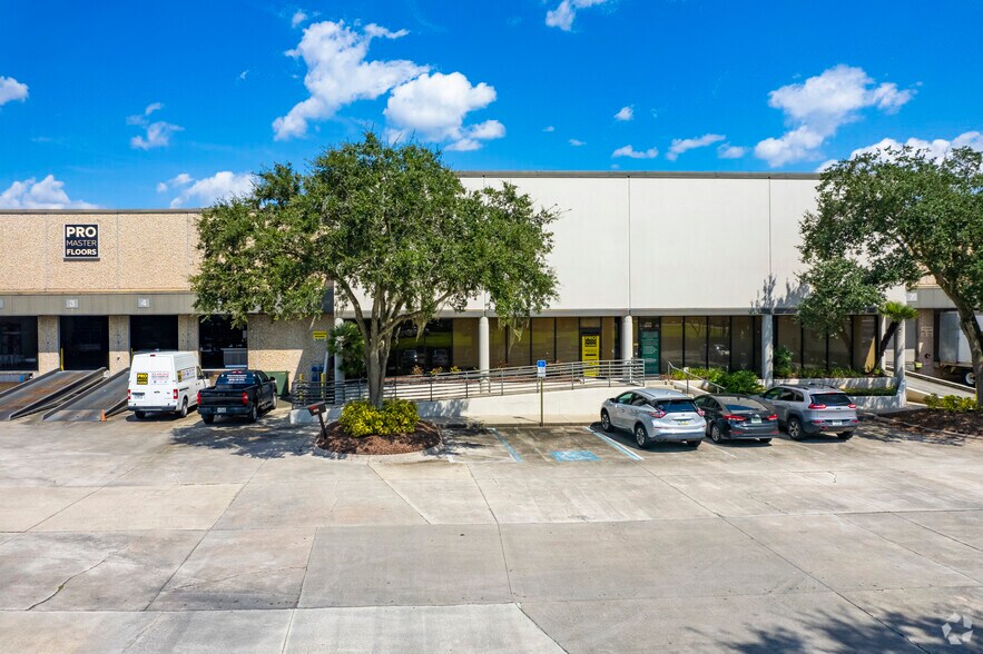 More Photos Of 8314-8326 E Adamo Dr, Tampa Warehouse For Lease