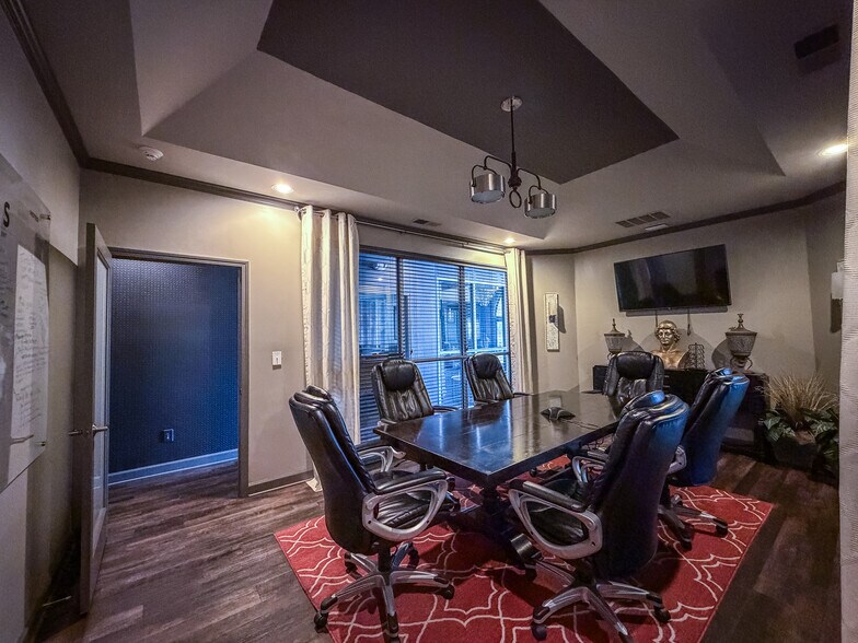 More Photos Of 1817 Eagle Dr, Woodstock Office For Sale