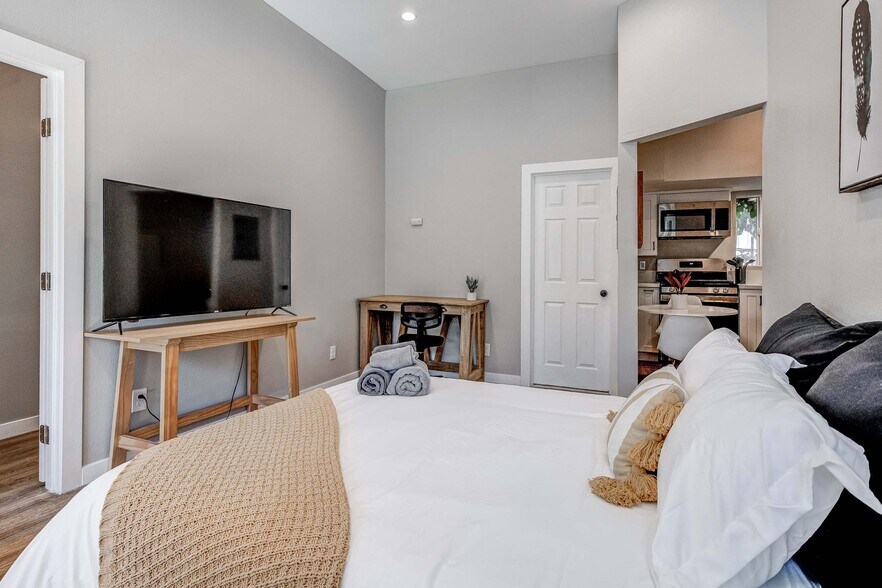 More Photos Of 146 Witmer St, Los Angeles Apartments For Sale
