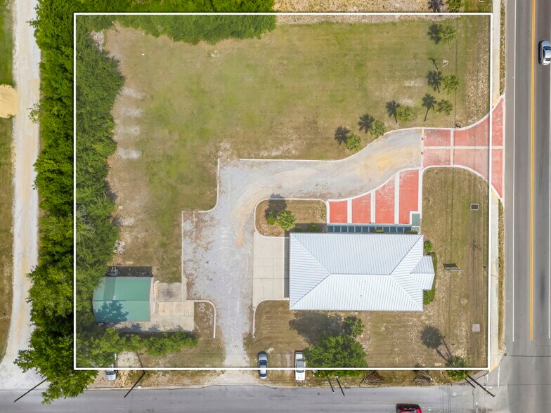 More Photos Of 5907 Sr-22, Panama City Funeral Home For Lease