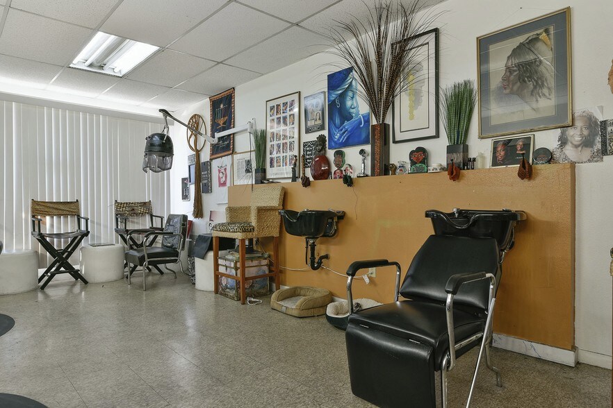 More Photos Of 2974-2996 Macarthur Blvd, Oakland Storefront For Lease
